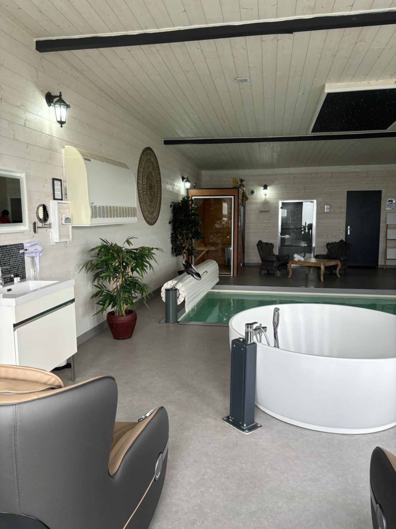 Domaine De Meros Lodge