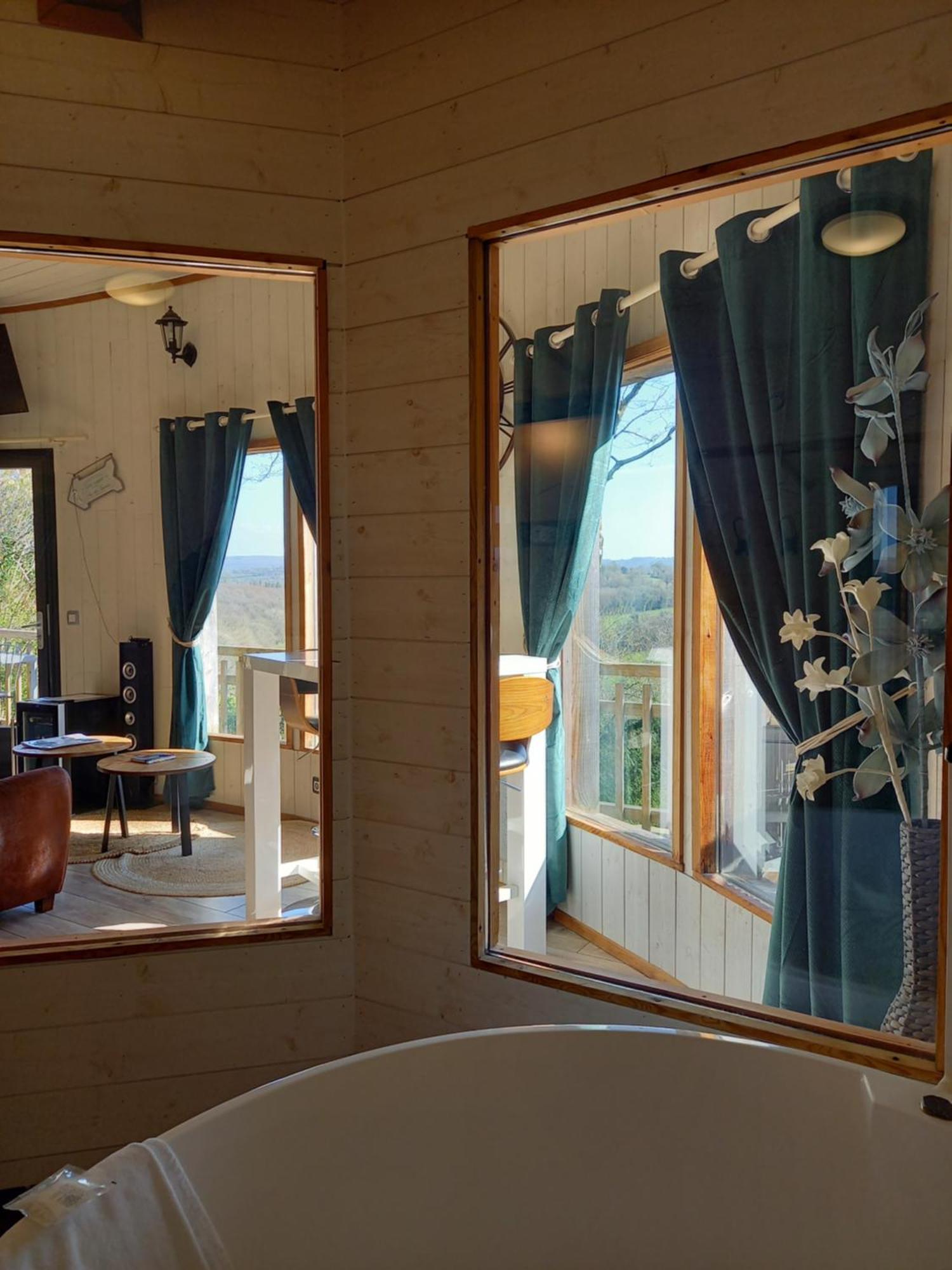 Domaine De Meros Lodge *